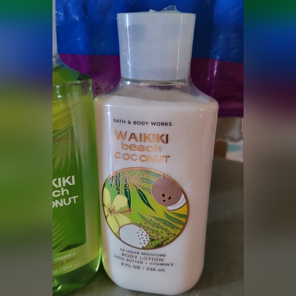 Wailiki Beach Coconut Bath & Body - Picture 3 of 7